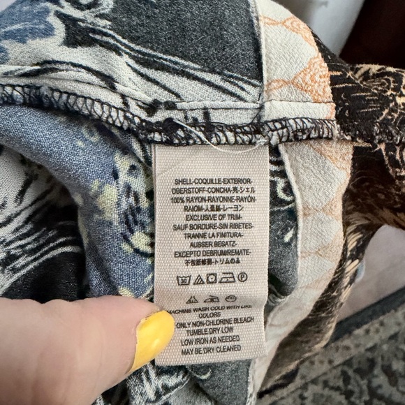 Free People Catch Me If You Can Blouse XSmall Black Boho Leopard Cheetah Top - Picture 8 of 11